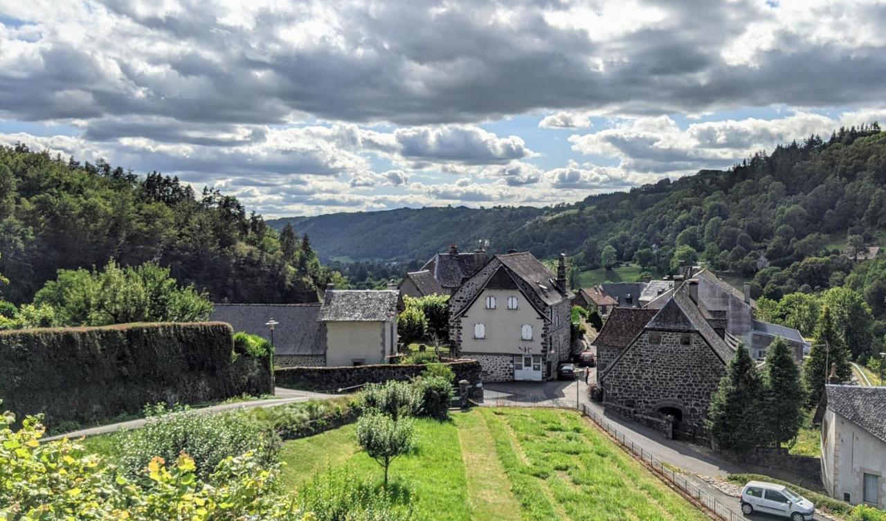 La Maison Normande Saint-Cirgues-de-Jordanne Exterior foto